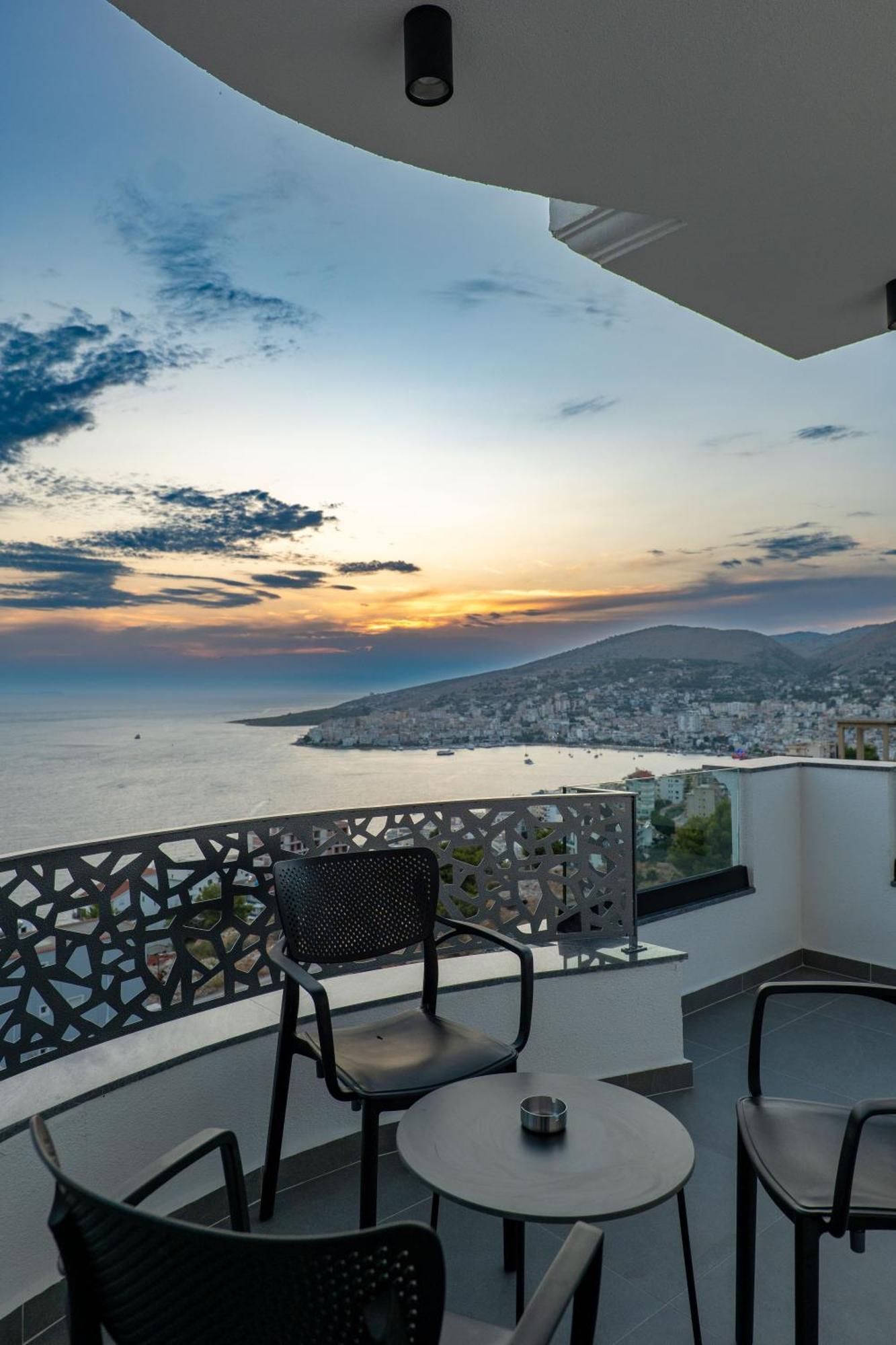 Arrei Hotel Sarandë Exterior foto