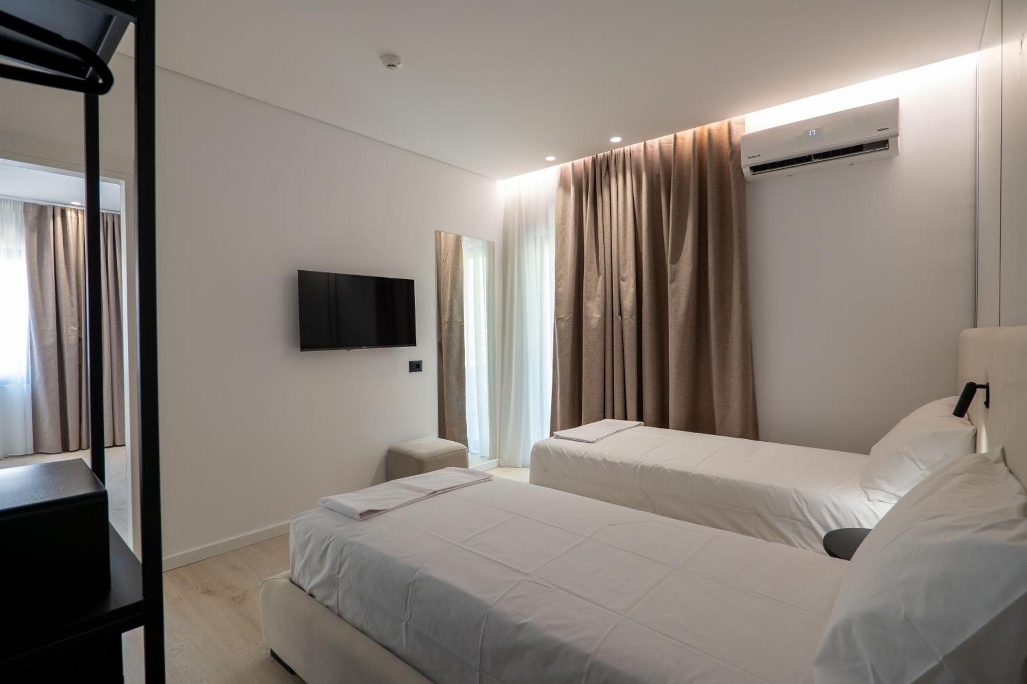 Arrei Hotel Sarandë Exterior foto
